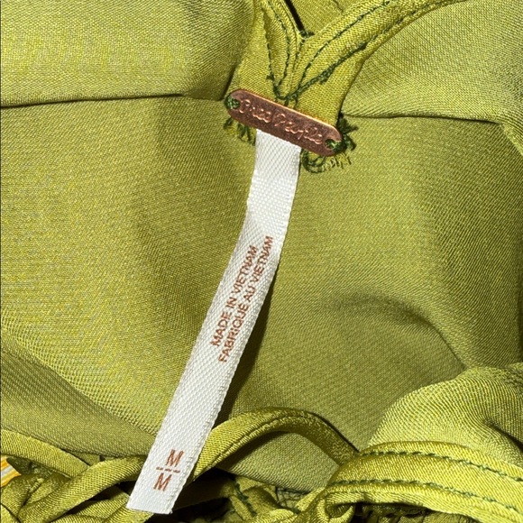 •FREE PEOPLE•NWT GRASSES GREEN “MY OH MY”SMOCK NECKLINE KEYHOLE BLOUSE MEDIUM - Picture 15 of 16